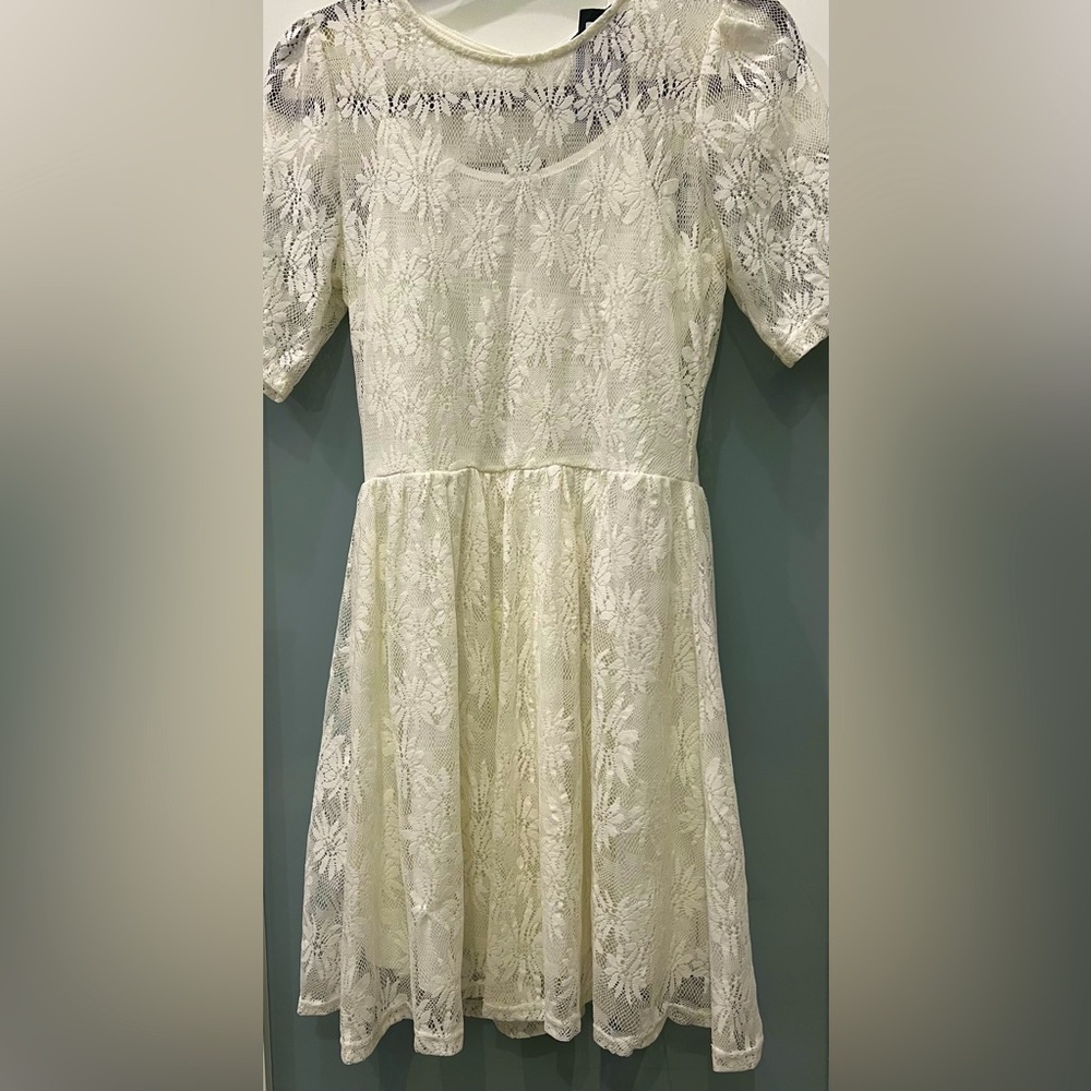 BRAND NEW Dresscode L.A. Ivory Lace Dress Jrs Medium